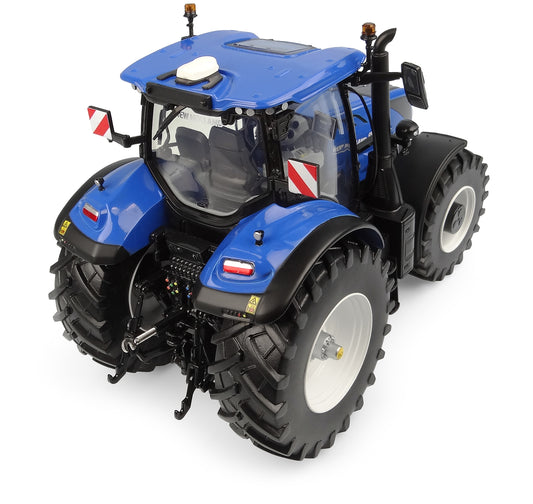 Universal Hobbies New Holland T7.300 AC Blue 1:32
